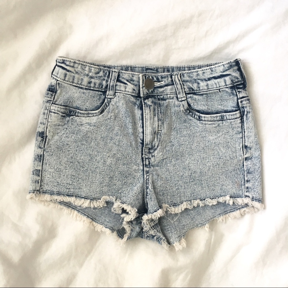 H&M Highwaisted Shorts Size 4. - Picture 1 of 3
